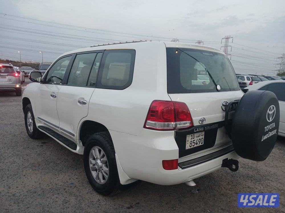 للبيع لاندكروزر قير عادى موديل ٢٠١٠5