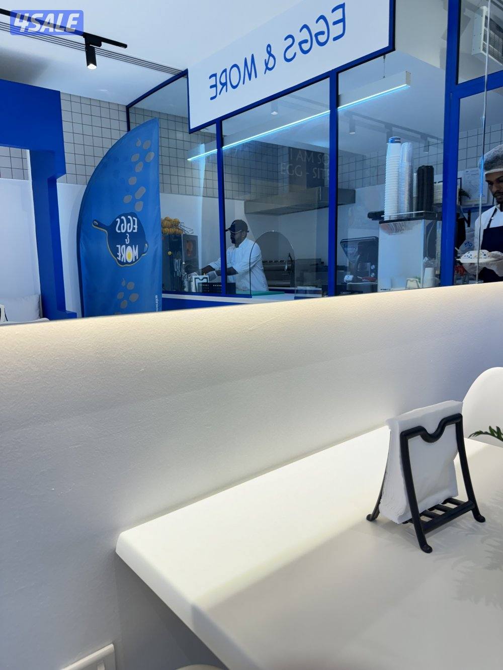 مطعم خلو مجهز بجميع الاجهزة الجديدة و الديكورات الجديدة2