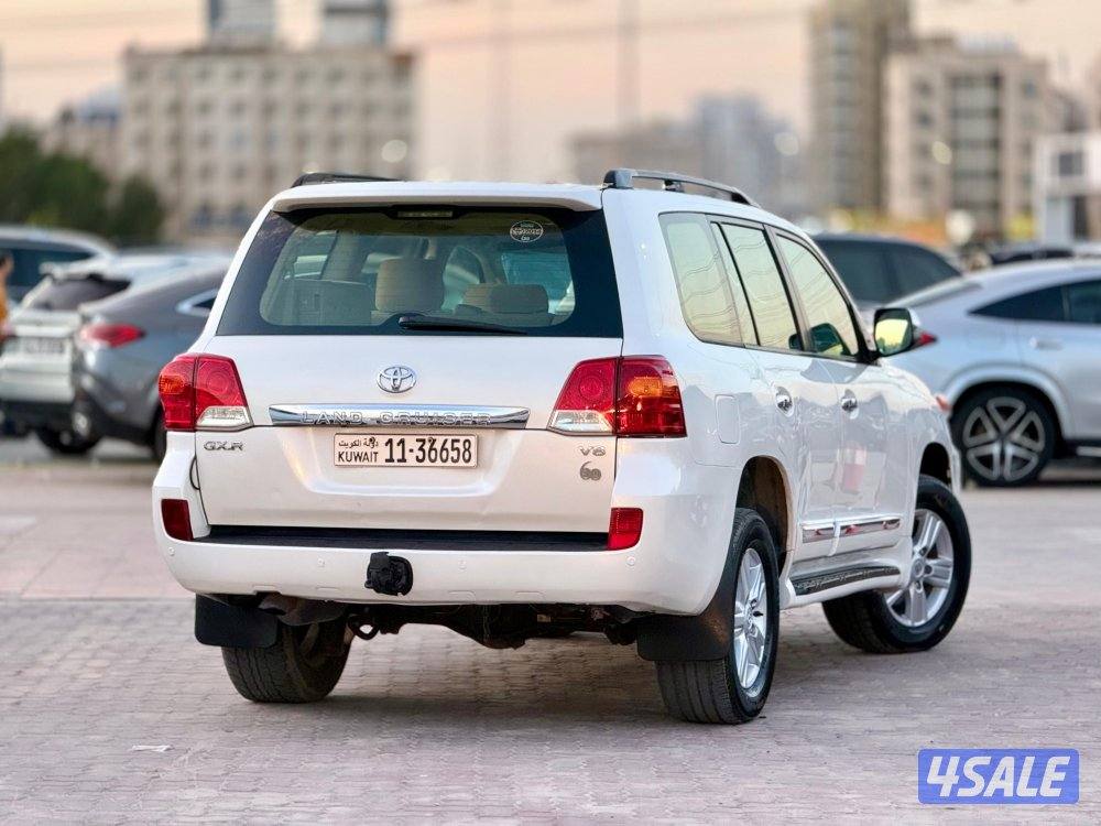 لاند كروزر الساير 20143