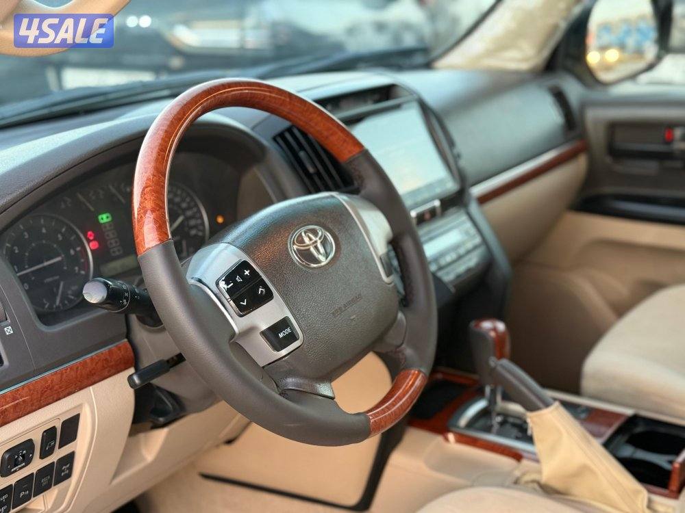 لاند كروزر الساير 20145