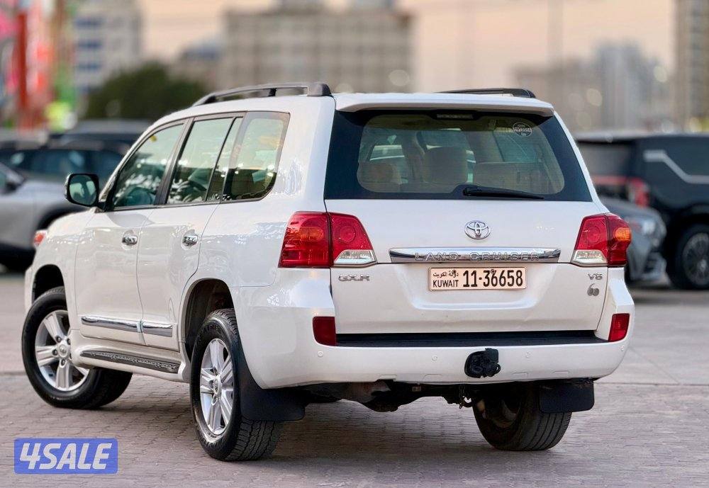لاند كروزر الساير 20144