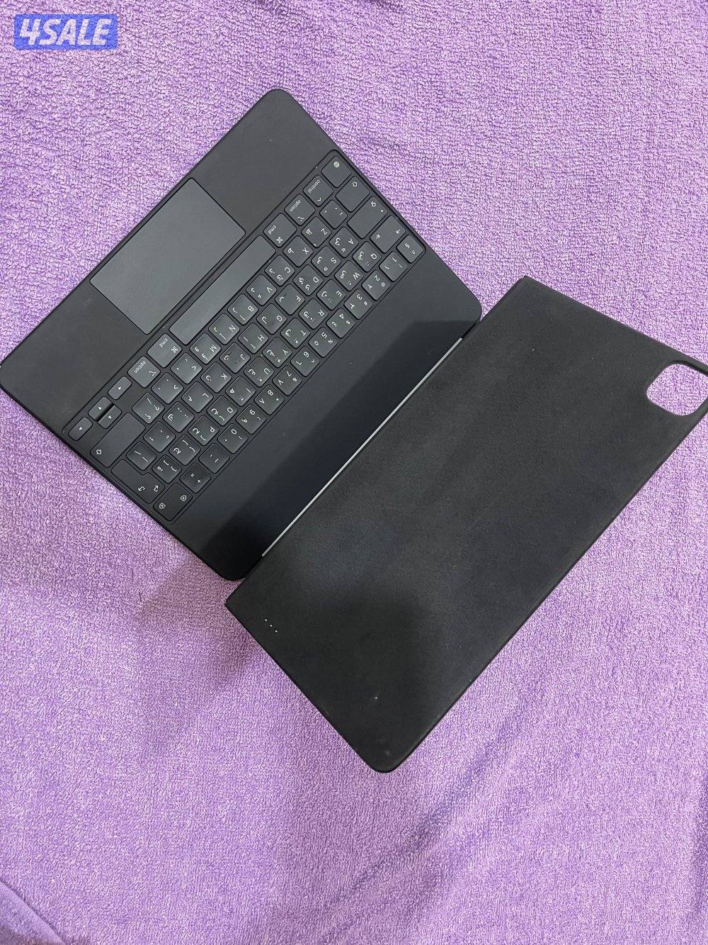 للبيع كيبورد ابل ماجيك الاصلي حجم 12.9 انش نظيف وشغال تمام3