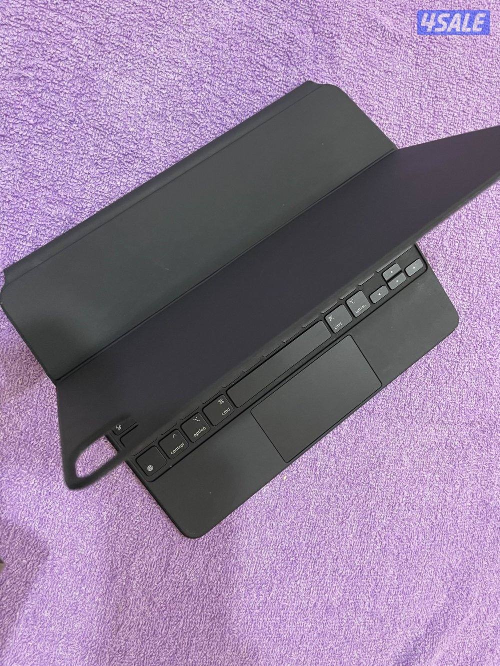 للبيع كيبورد ابل ماجيك الاصلي حجم 12.9 انش نظيف وشغال تمام5