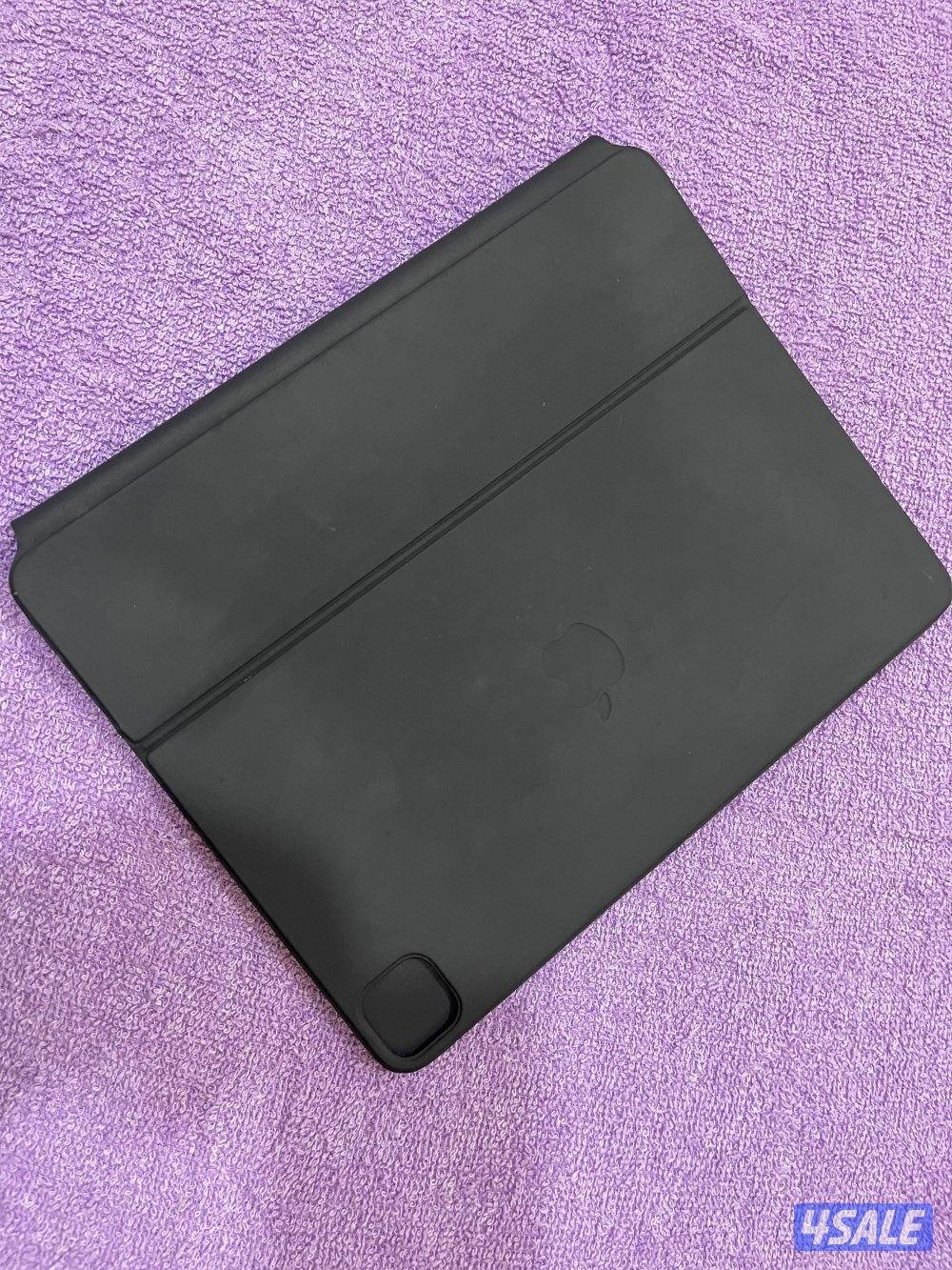 للبيع كيبورد ابل ماجيك الاصلي حجم 12.9 انش نظيف وشغال تمام6