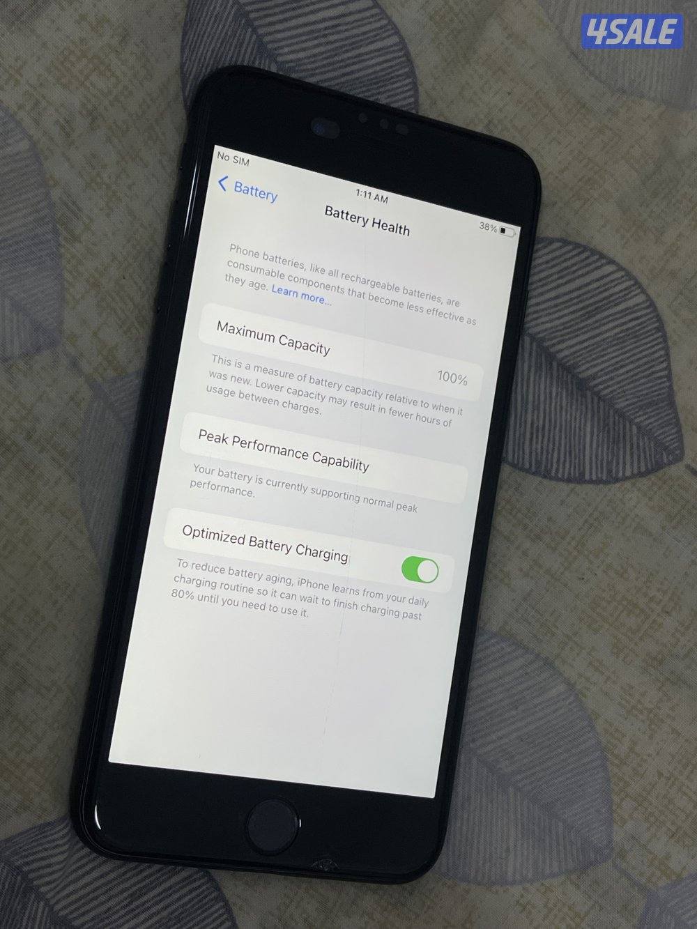 ايفون 7 بلس اسود 128 جيجابايت بطارية 100 نظيف وشغال تمام مع الكفر3