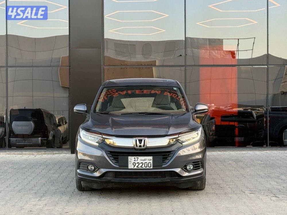 HONDA HR-V _2020 عداد 30 الف فقط1