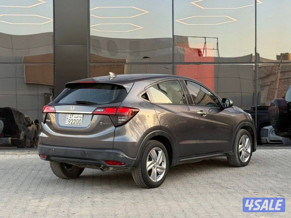 HONDA HR-V _2020 عداد 30 الف فقط4