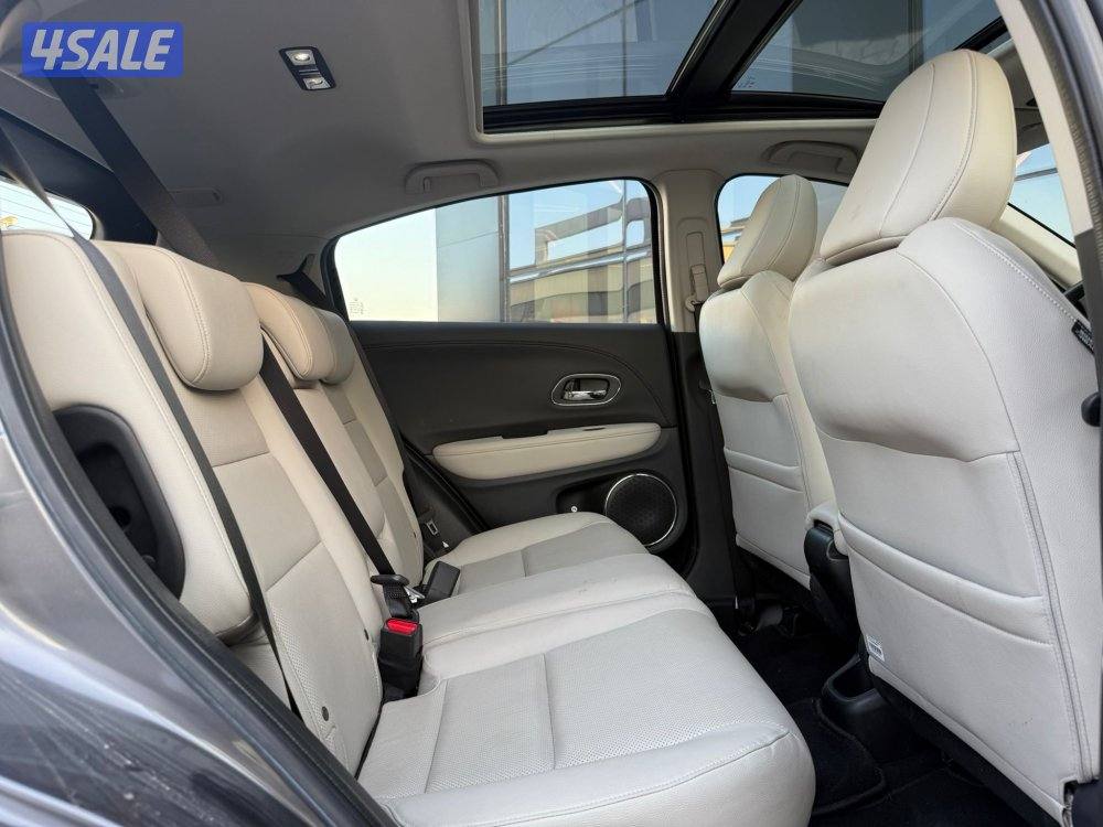 HONDA HR-V _2020 عداد 30 الف فقط9