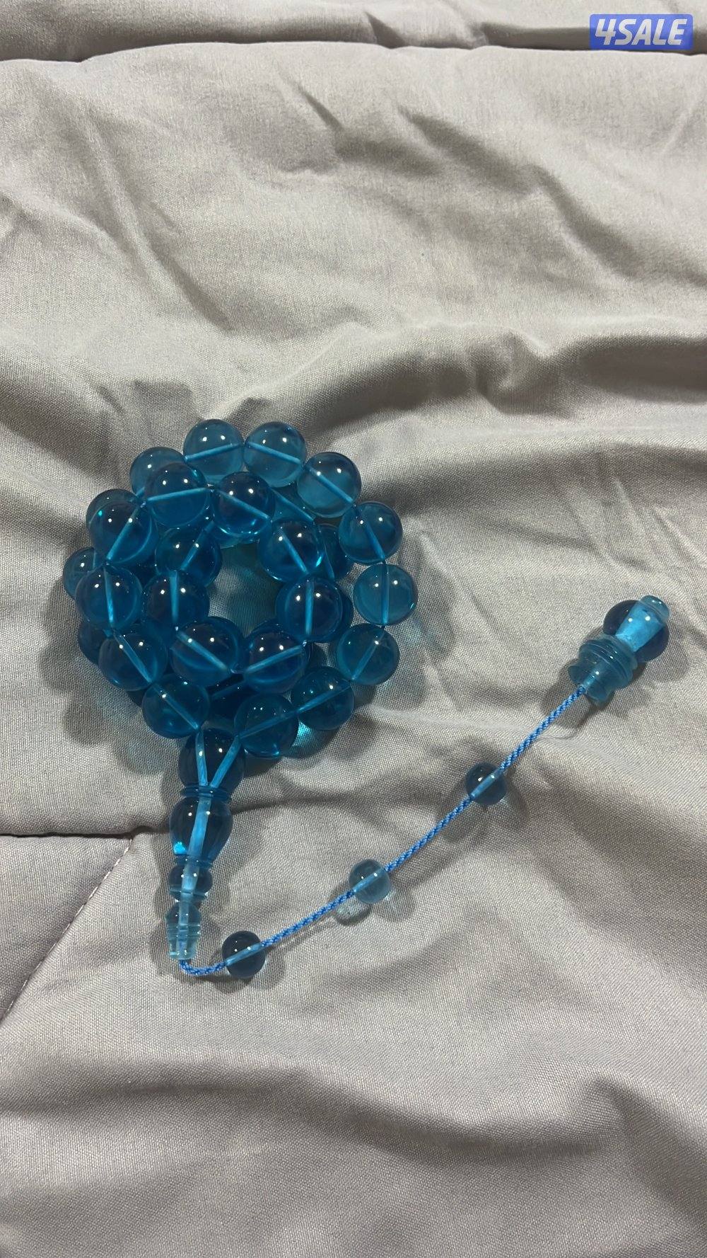 ثنين بكلايت واحد ازرق شفاف و الثاني بلو مون0