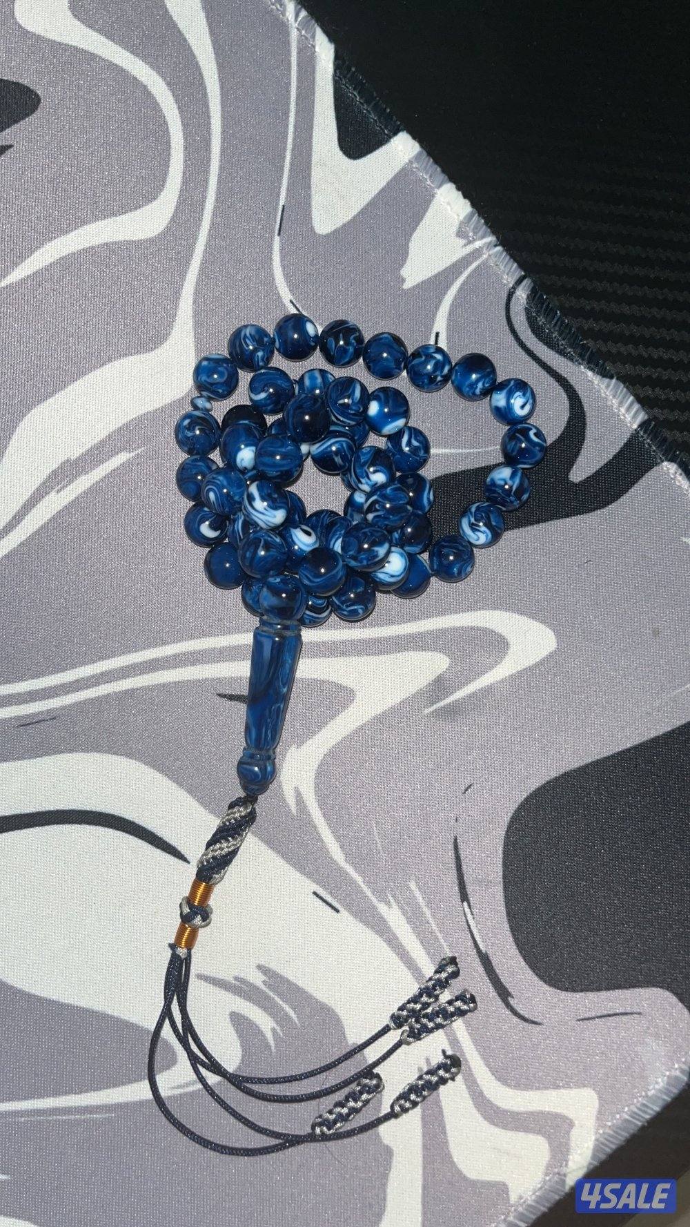 ثنين بكلايت واحد ازرق شفاف و الثاني بلو مون1