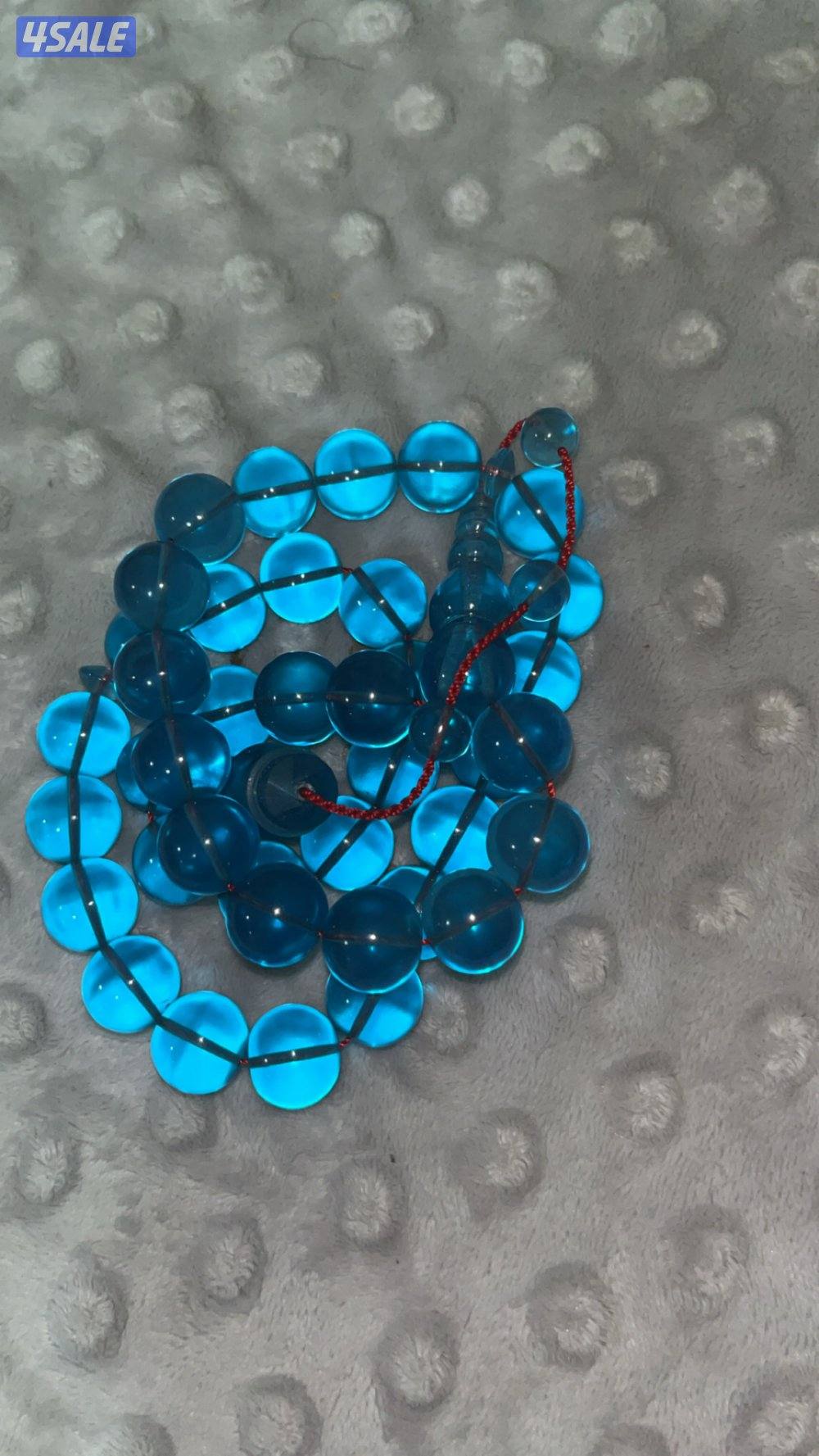 ثنين بكلايت واحد ازرق شفاف و الثاني بلو مون4