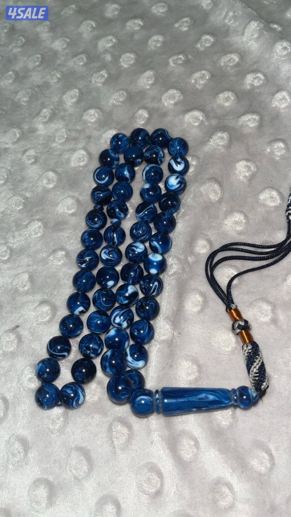 ثنين بكلايت واحد ازرق شفاف و الثاني بلو مون5