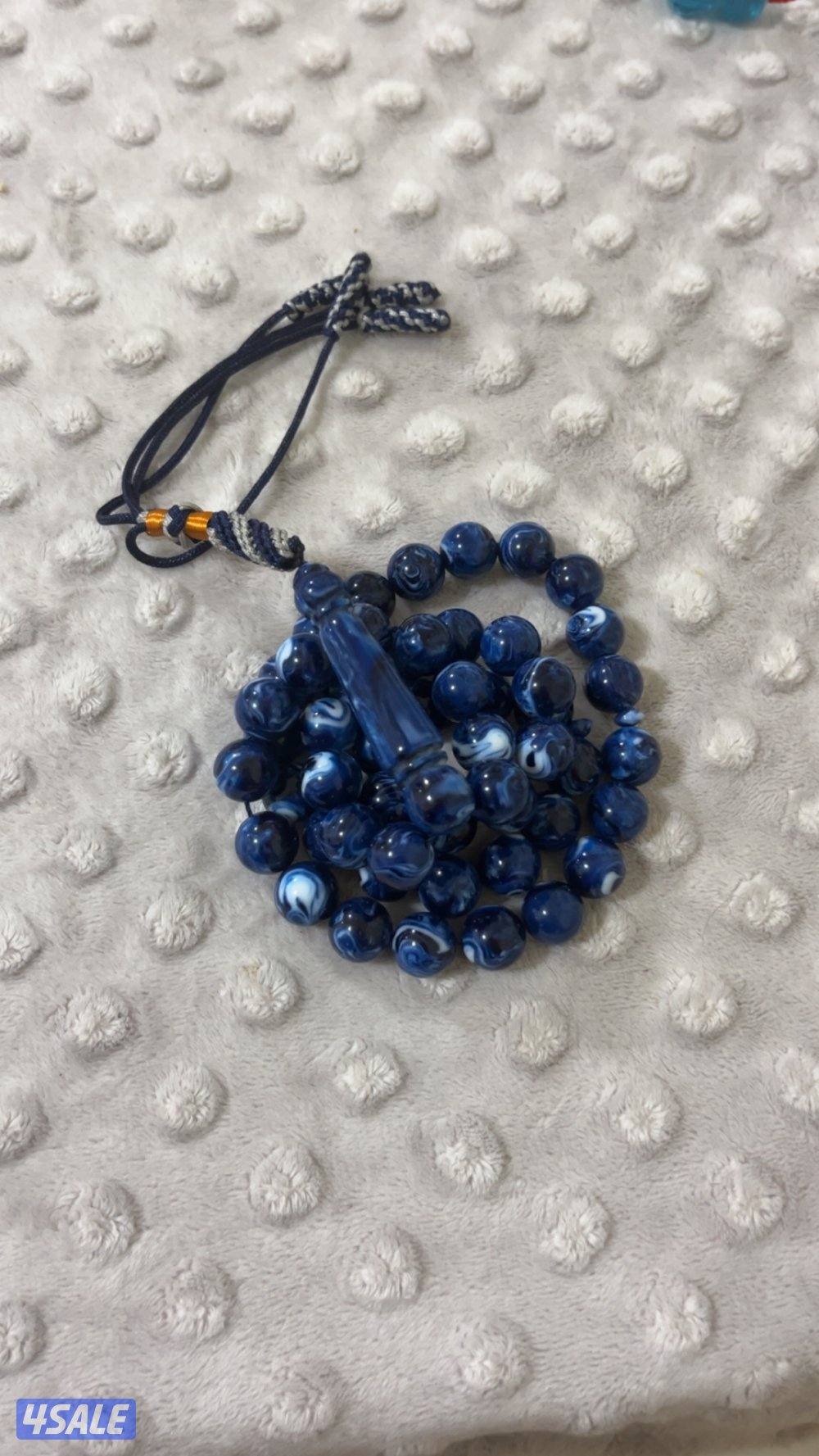 ثنين بكلايت واحد ازرق شفاف و الثاني بلو مون6