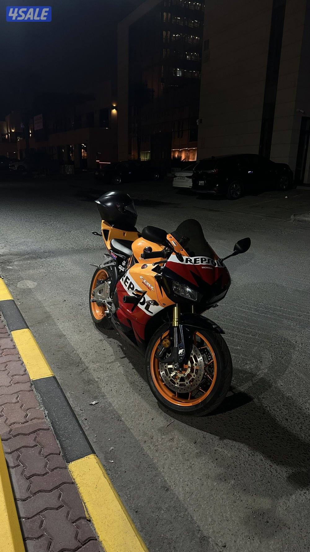 Honda CBR 600RR 2013 Respsol edition2