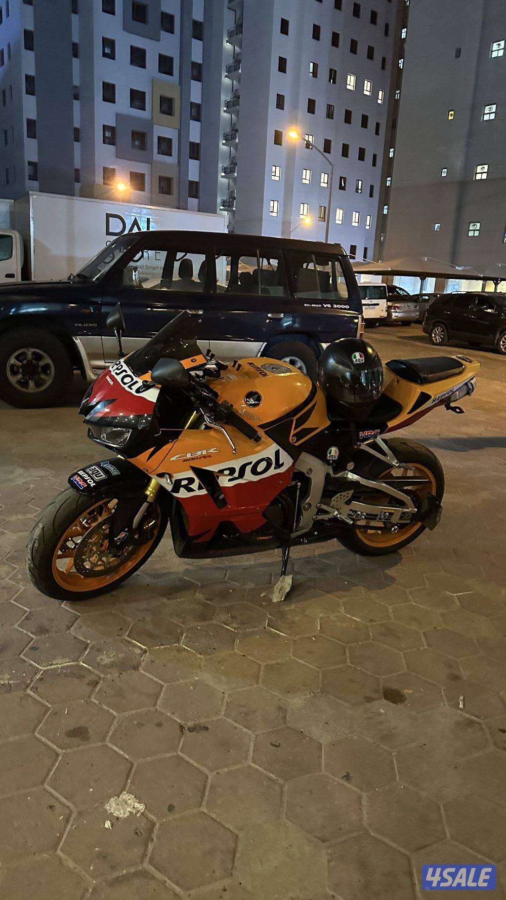 Honda CBR 600RR 2013 Respsol edition3