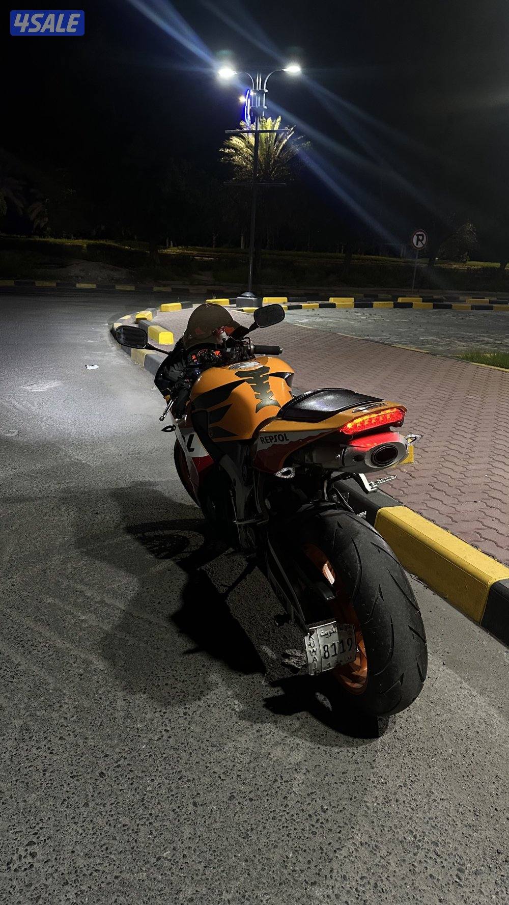 Honda CBR 600RR 2013 Respsol edition4