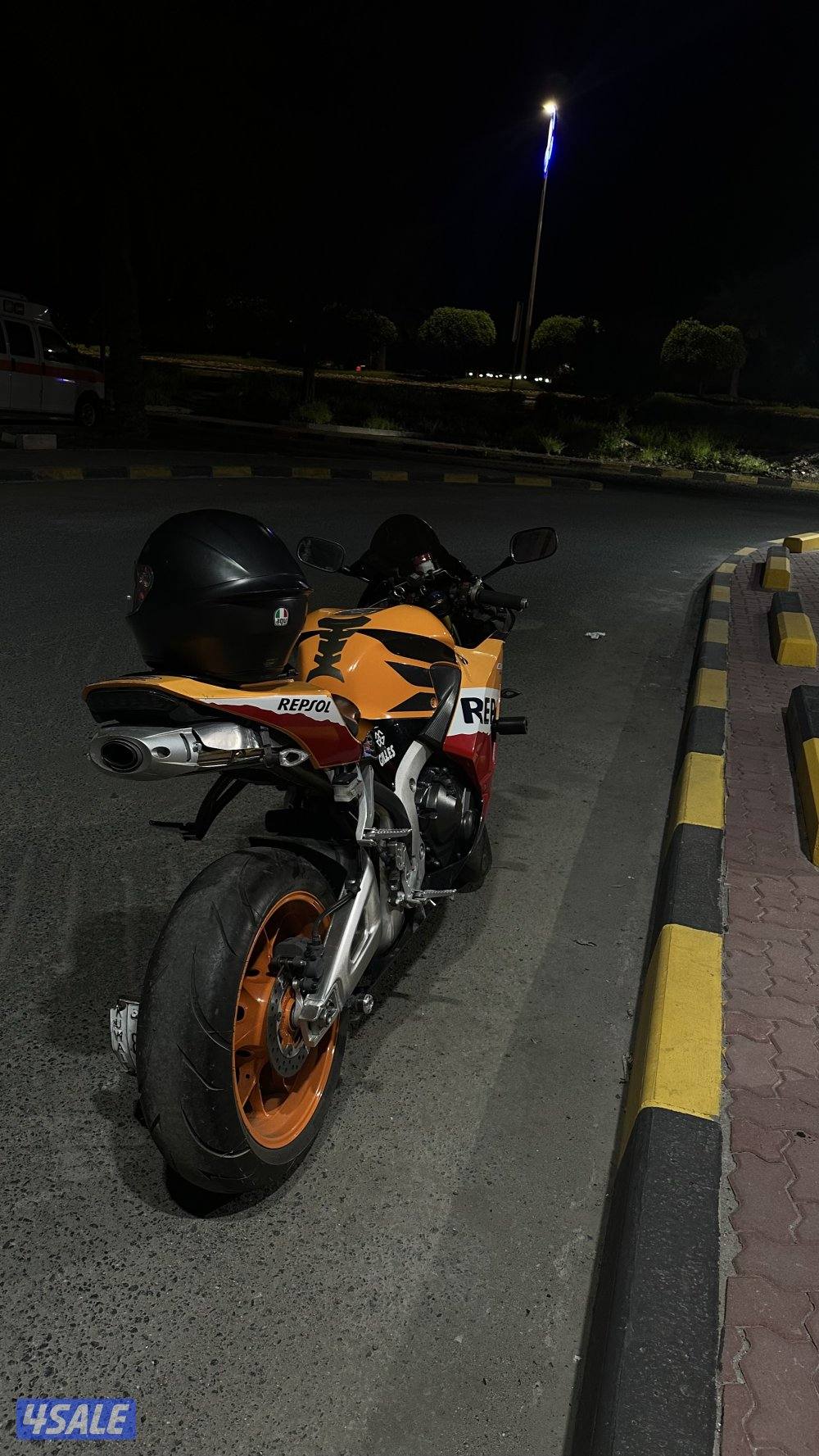 Honda CBR 600RR 2013 Respsol edition5