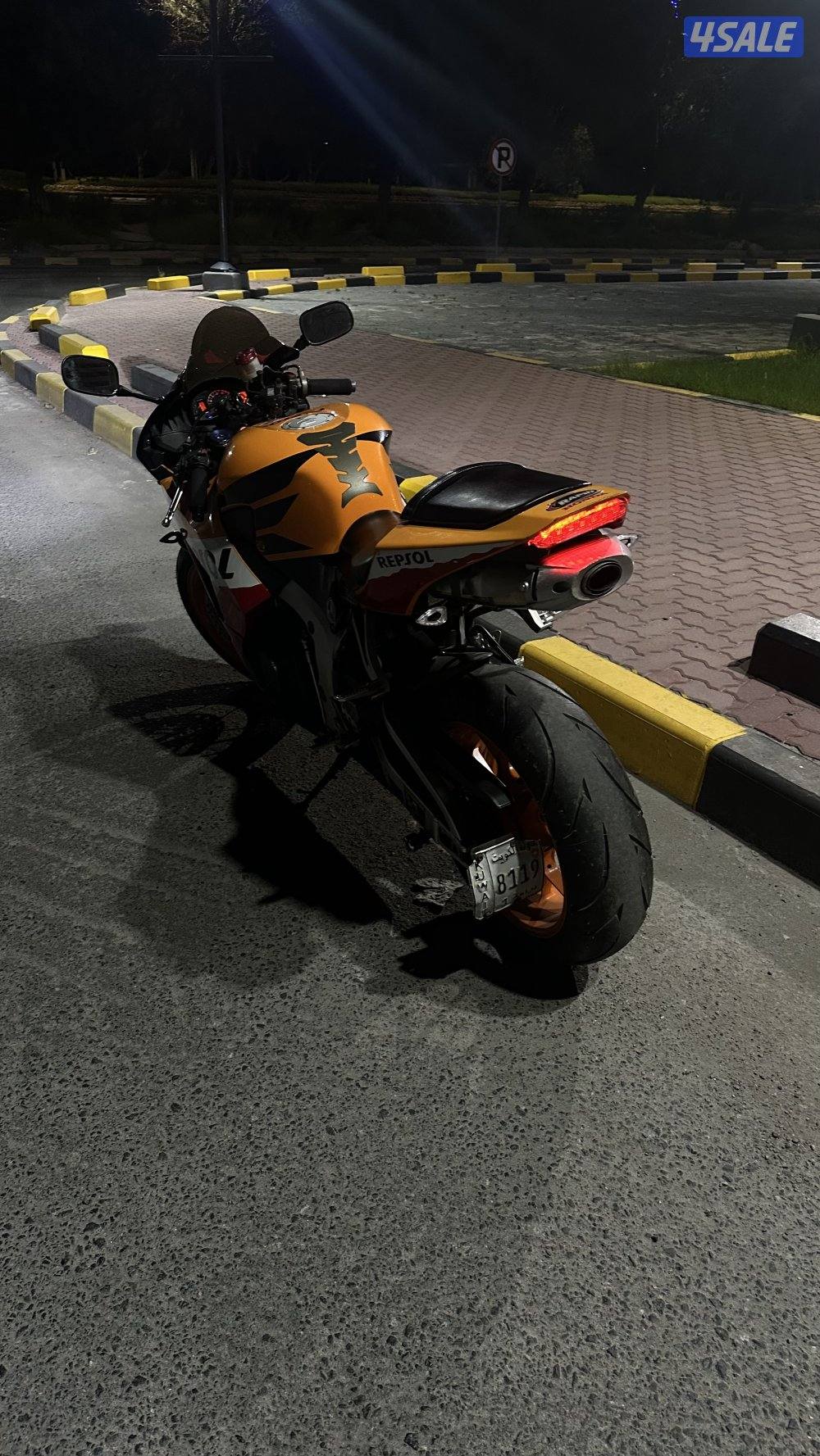 Honda CBR 600RR 2013 Respsol edition6