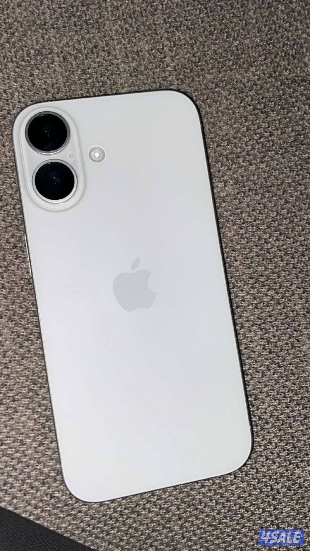 ايفون 16 العادي حاله الوكاله استعمال بس ثلاث شهور قابل للمساومه0