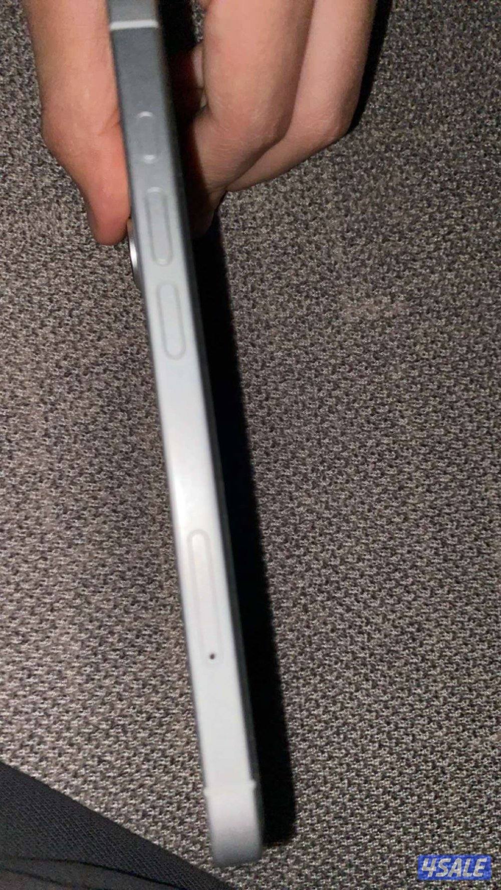 ايفون 16 العادي حاله الوكاله استعمال بس ثلاث شهور قابل للمساومه2