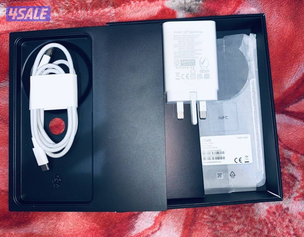 vivo x200 pro Global 512GB in excellent condition Box and all original4