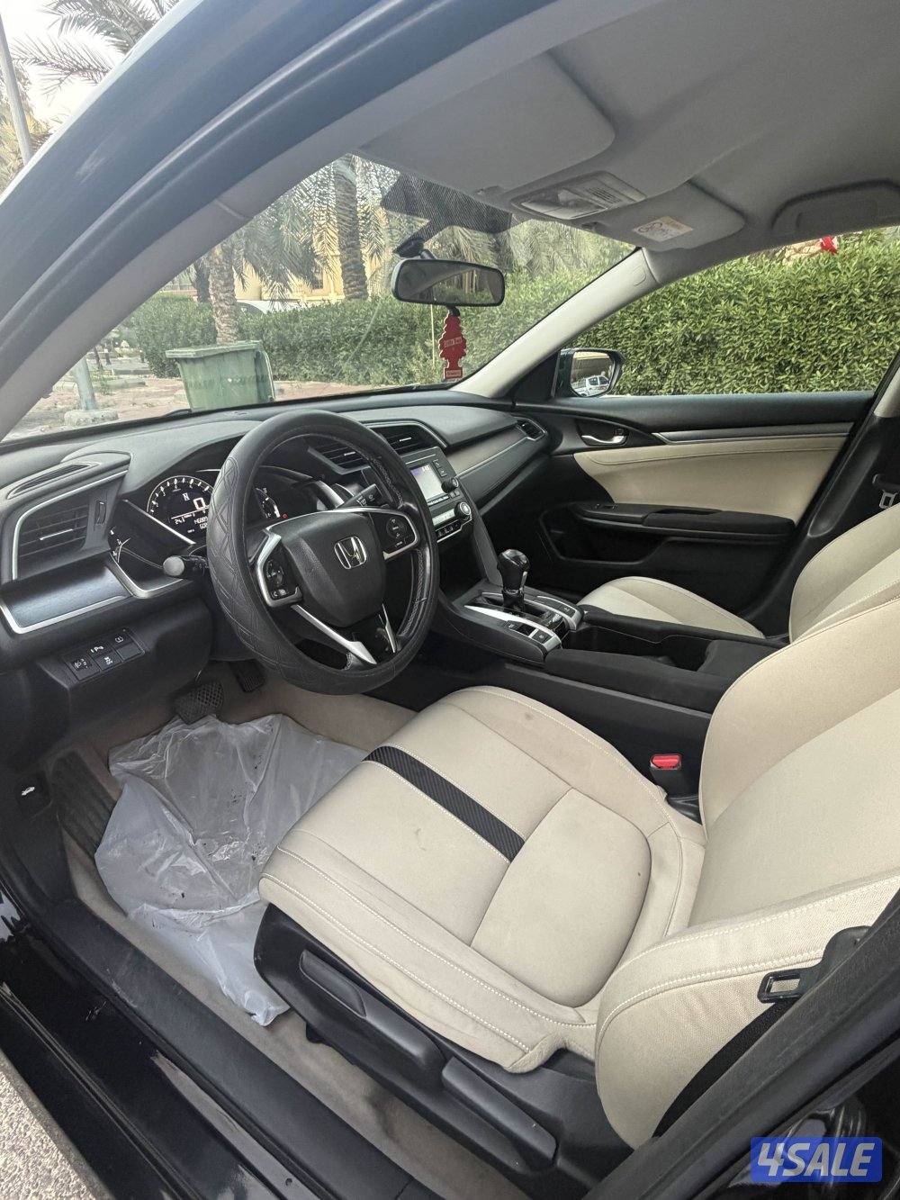 للبيع هوندا سيفيك موديل 20175