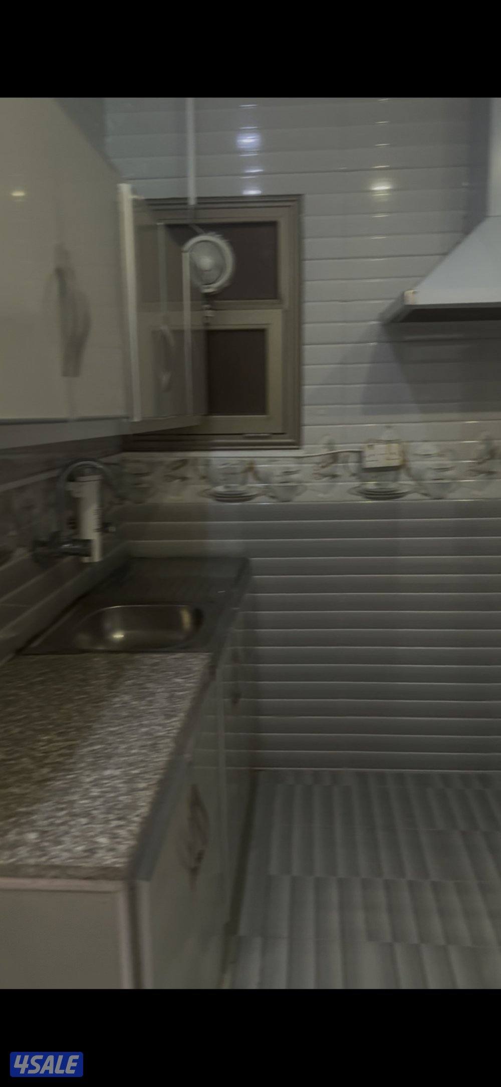 شقة للإيجار معاريس كويتيين فقط او وافدين معاريس يوجد فيديو للشقتين1