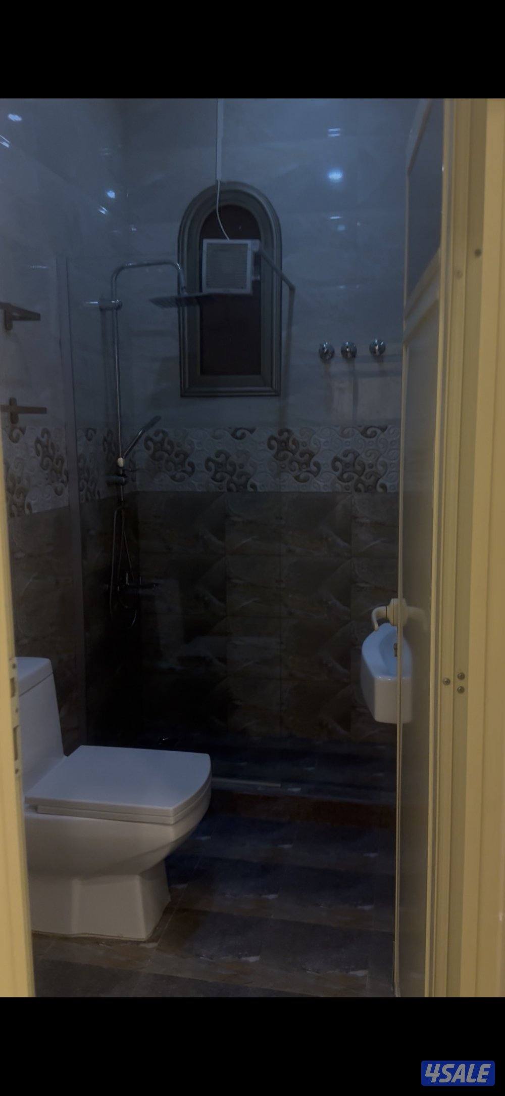 شقة للإيجار معاريس كويتيين فقط او وافدين معاريس يوجد فيديو للشقتين9