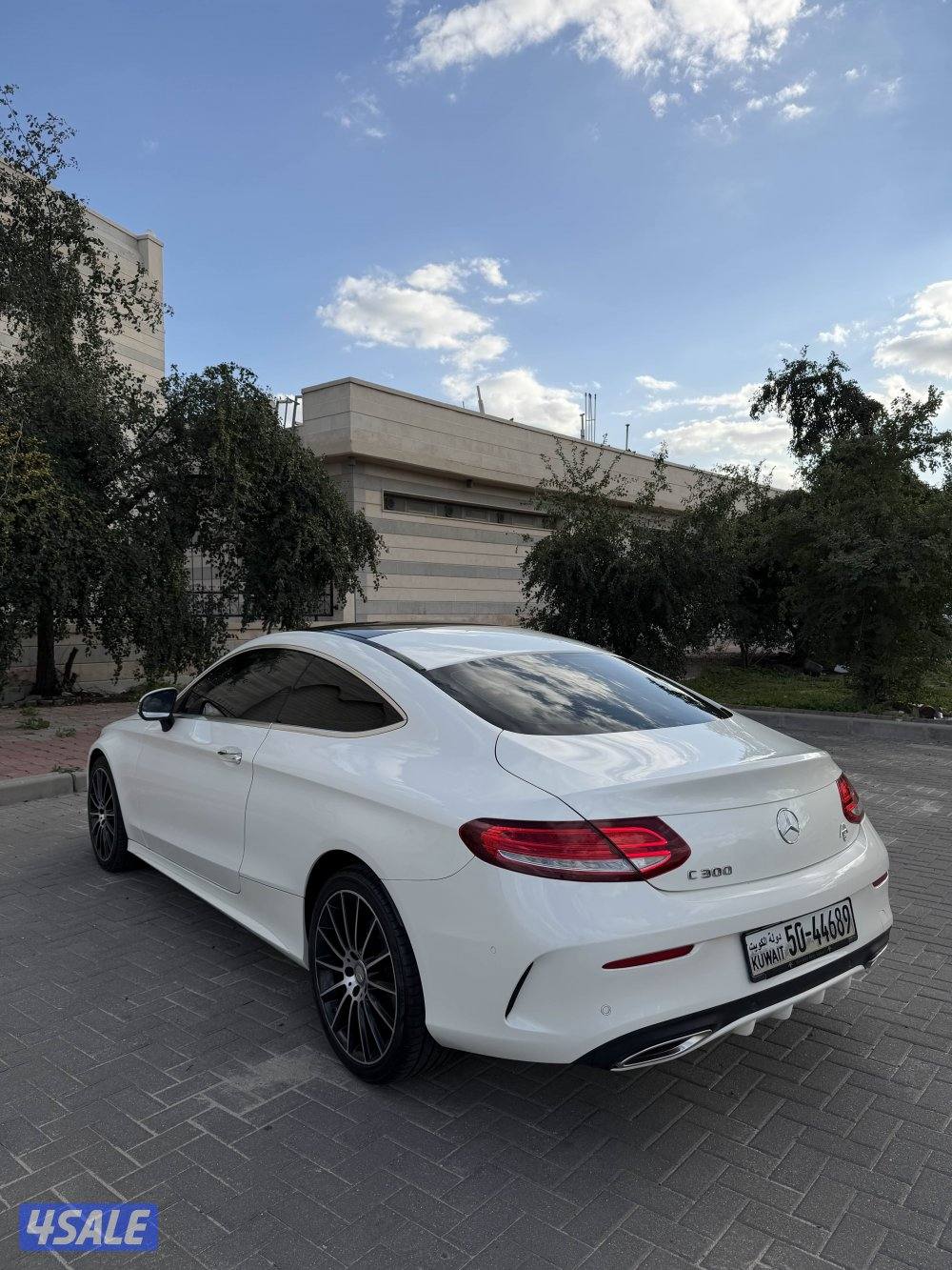 مرسيدس C300 كوبيه1