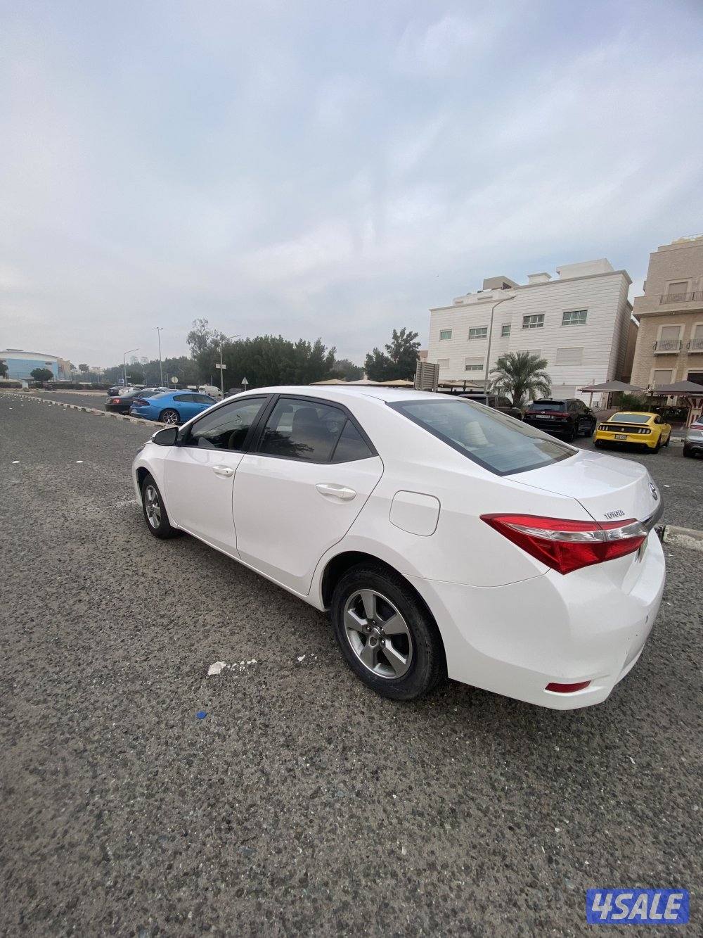 للبيع كورولا20141