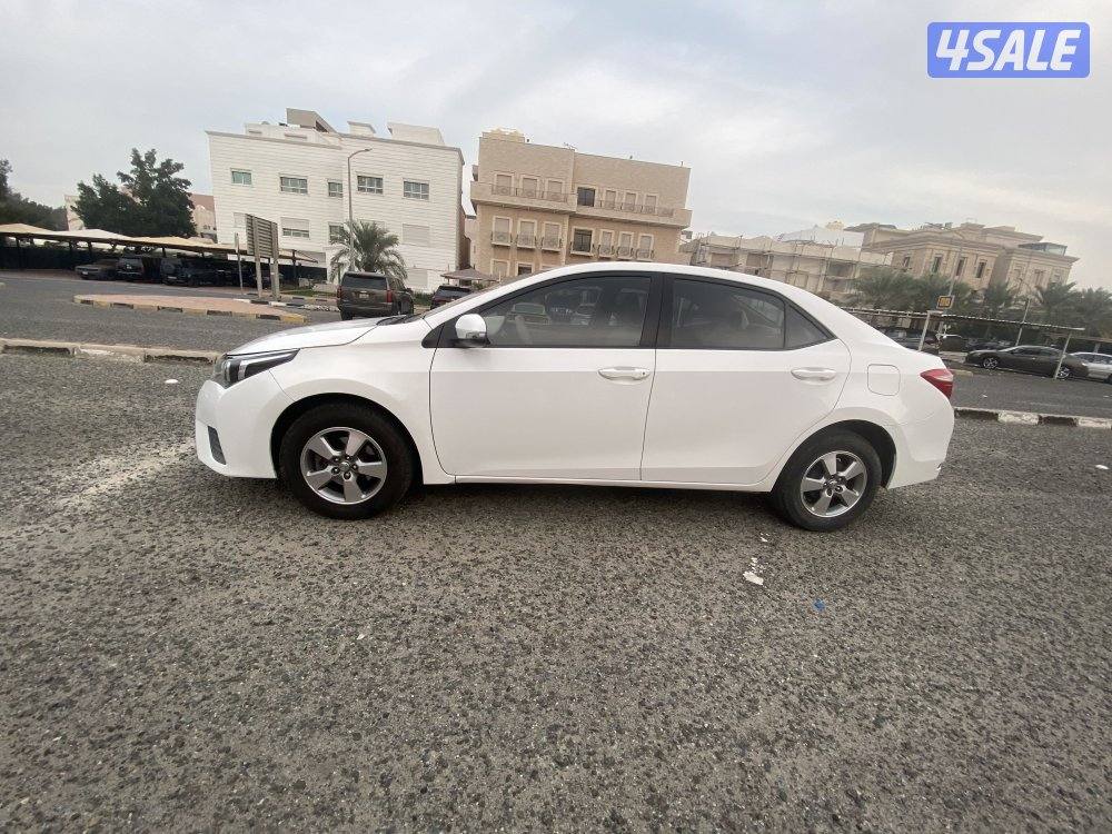 للبيع كورولا20143