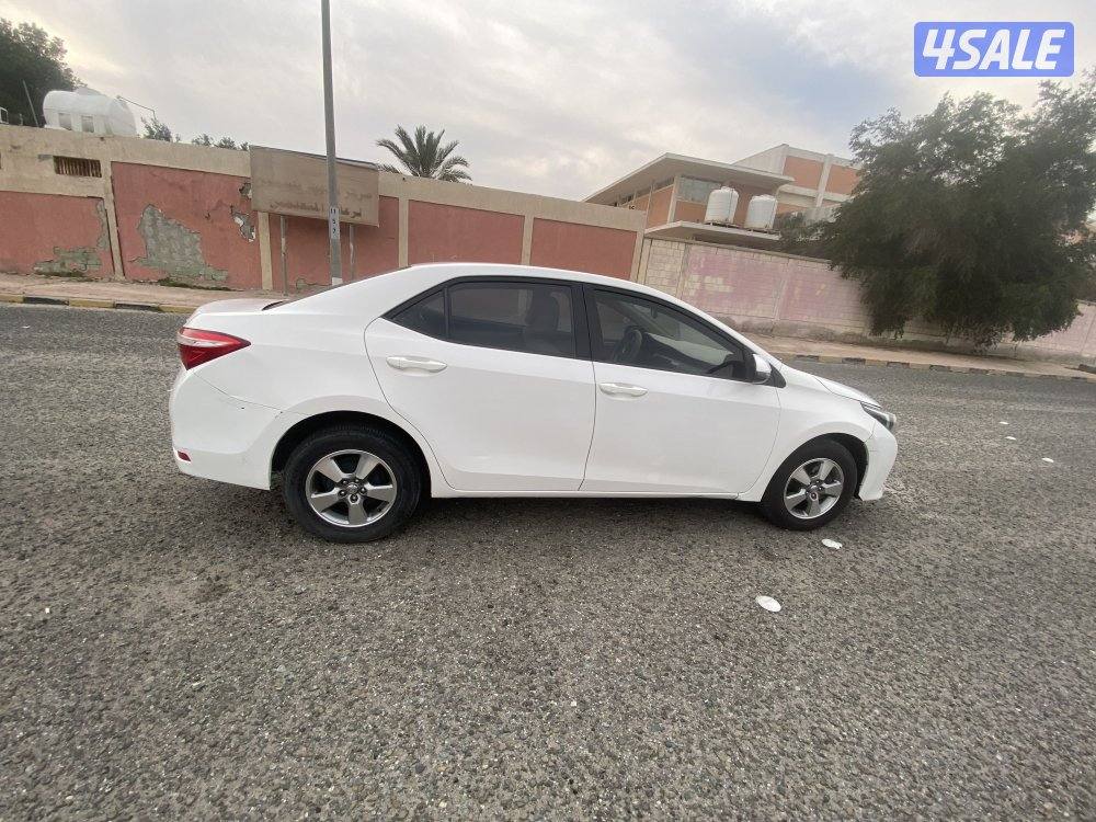 للبيع كورولا20144
