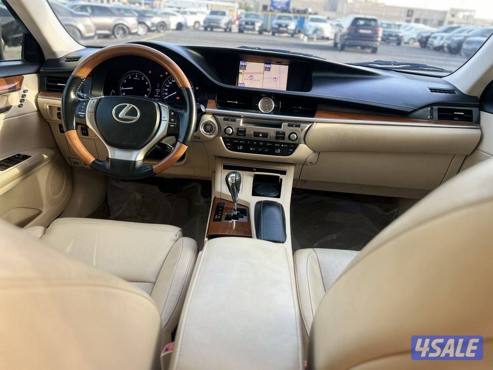 للبيع لكزس ES250 موديل 20147