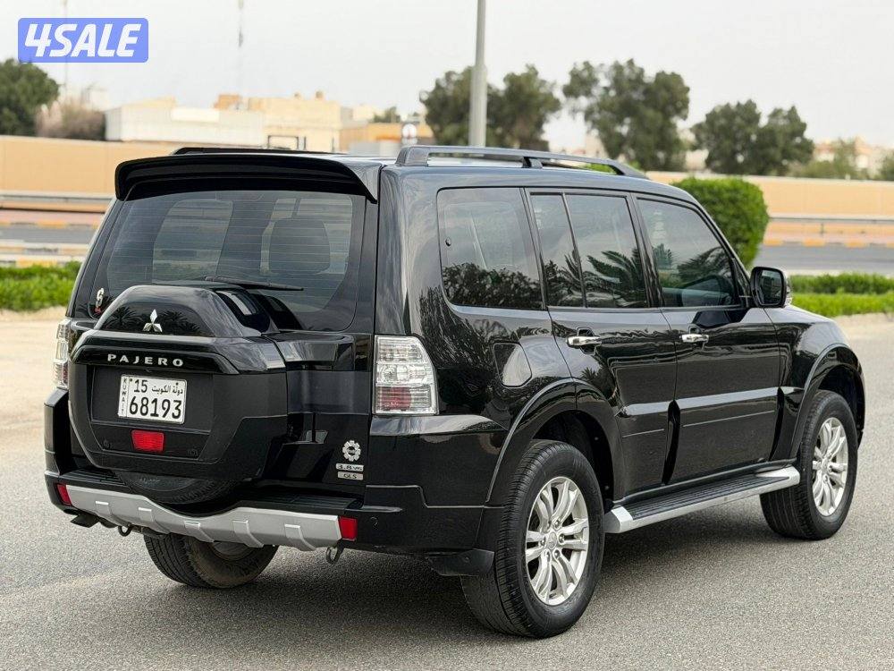 باجيرو 2018 بحالة الوكالة كامل المواصفات4