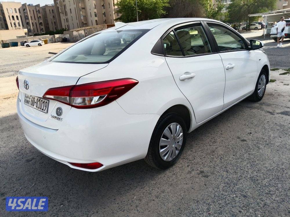 للبيع تويوتا يارس موديل 20223