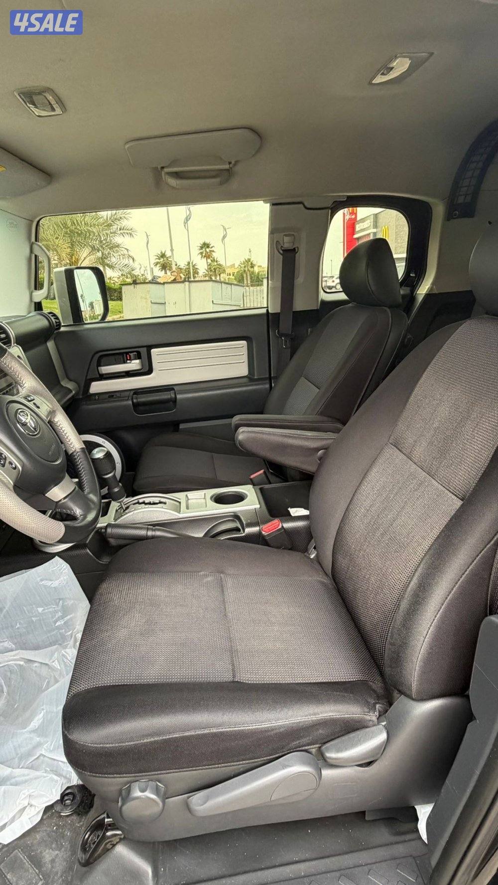 مكتب نتله لبيع وشراء وتثمين وعرض السيارات للبيع تويوتا FJ موديل 201714