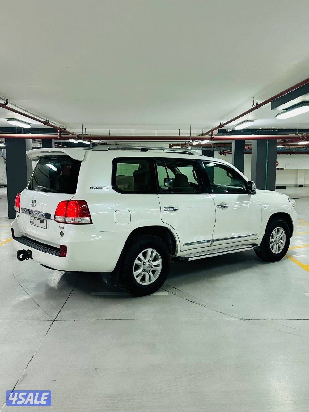 لاندكروزر 20114