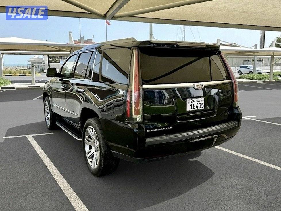 كاديلاك اسكاليد - الموديل:2017 - العداد:1814