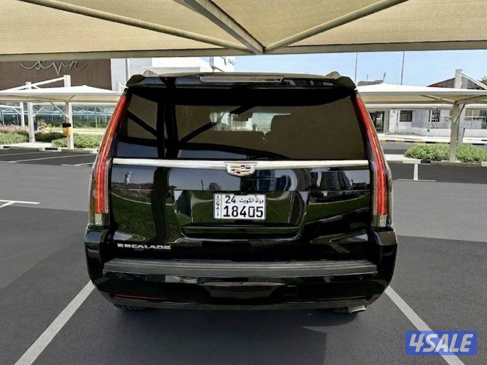 كاديلاك اسكاليد - الموديل:2017 - العداد:1815