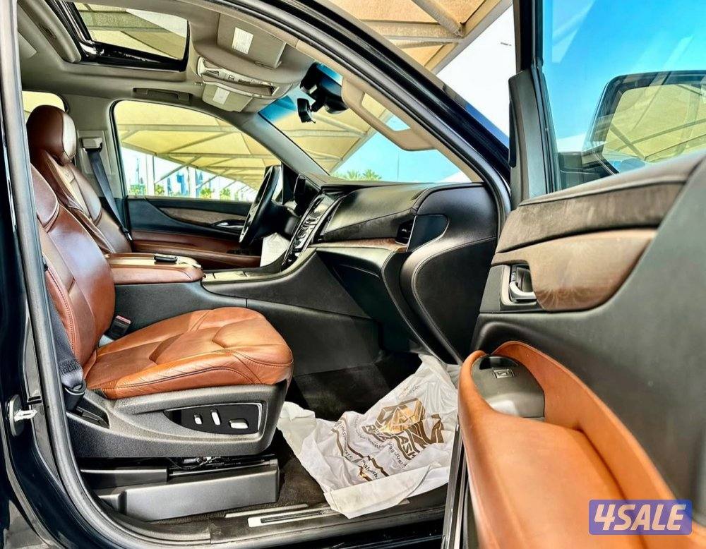 كاديلاك اسكاليد - الموديل:2017 - العداد:1818