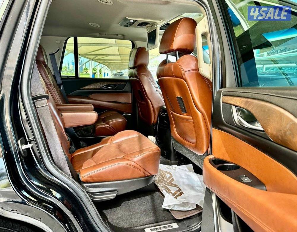 كاديلاك اسكاليد - الموديل:2017 - العداد:1819