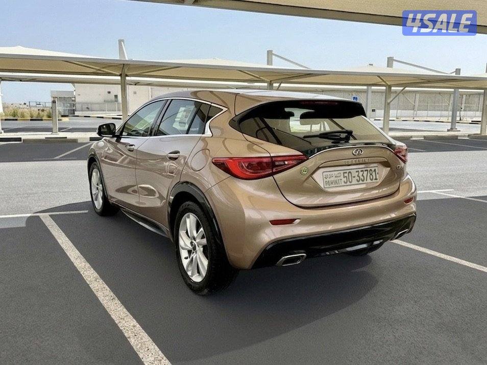 انفينيتي Q30 - الموديل:2018 - العداد:1084