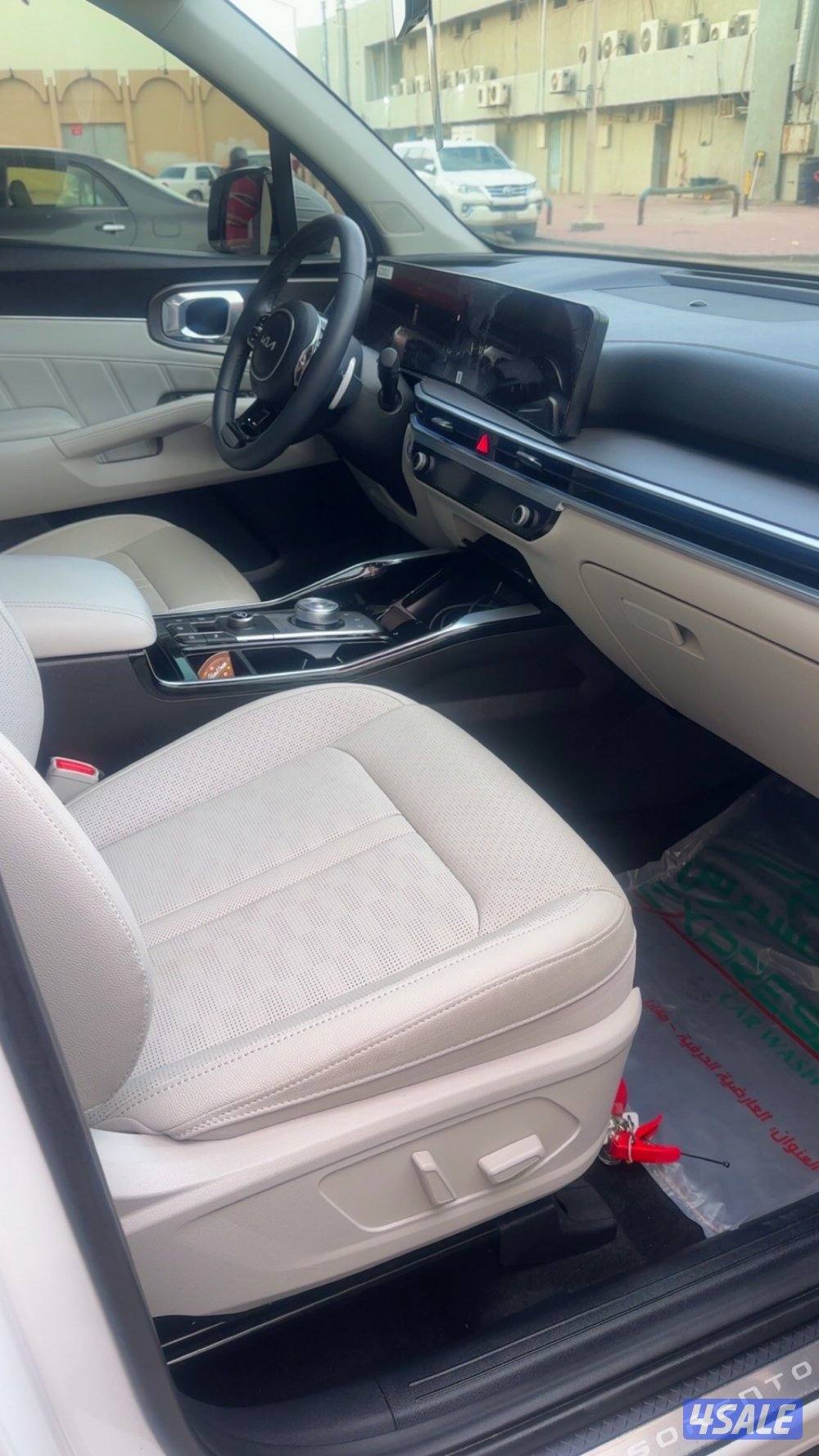 للبيع كيا سيرنتو٢٠٢٥ماشي ١٩ الفئه الثانيه جلد فل حمايه وتظليل نظيف جداً5