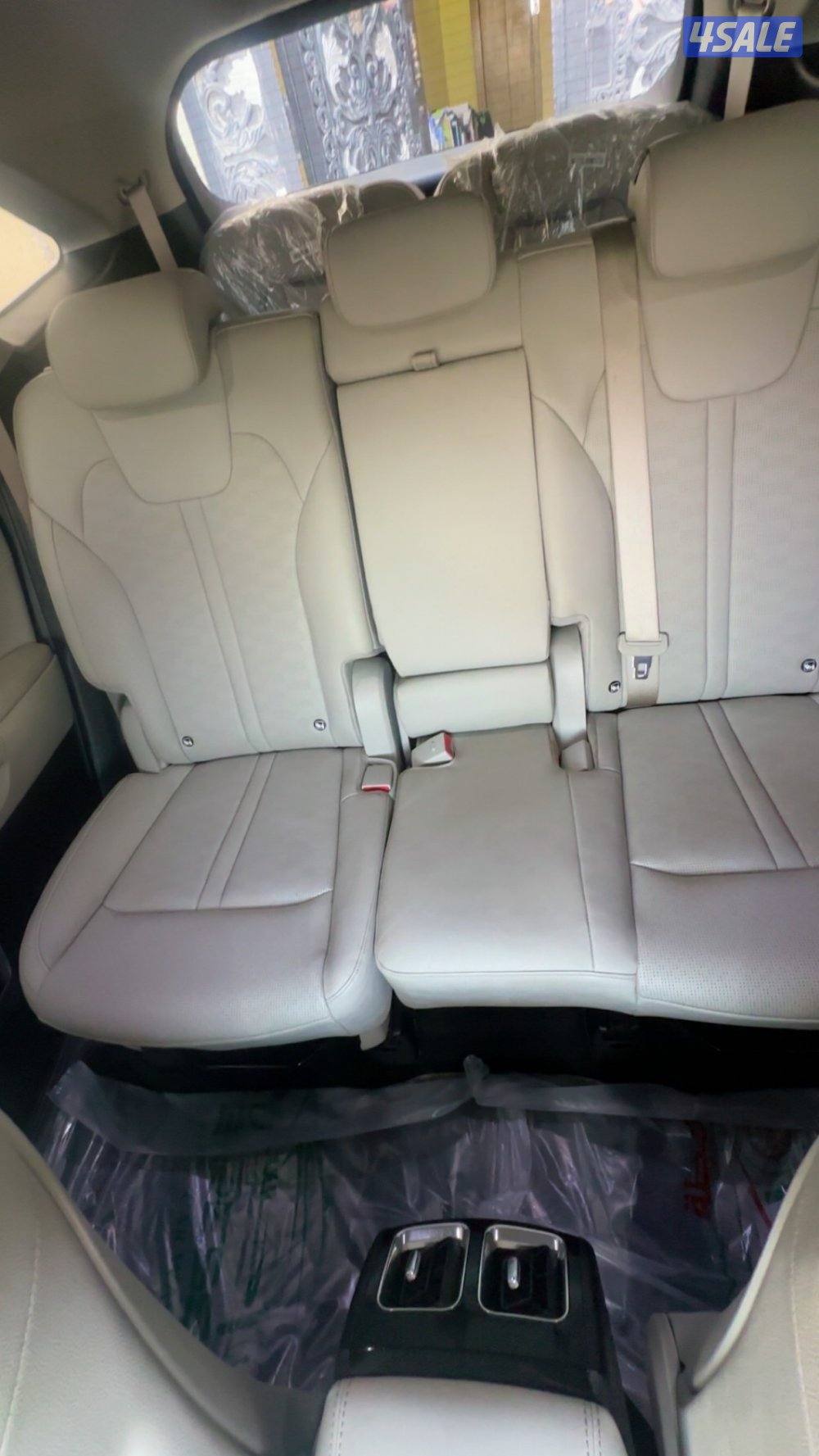 للبيع كيا سيرنتو٢٠٢٥ماشي ١٩ الفئه الثانيه جلد فل حمايه وتظليل نظيف جداً6