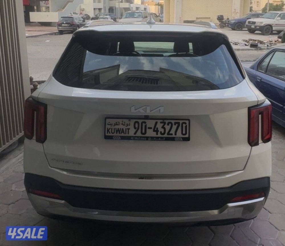 للبيع كيا سيرنتو٢٠٢٥ماشي ١٩ الفئه الثانيه جلد فل حمايه وتظليل نظيف جداً8