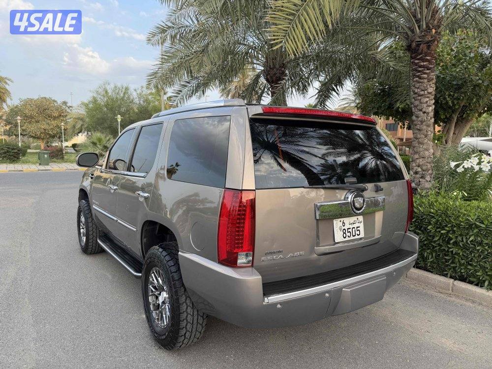 كاديلاك اسكاليد موديل 2007 بحاله الوكاله3