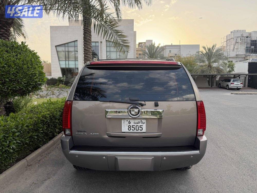 كاديلاك اسكاليد موديل 2007 بحاله الوكاله4