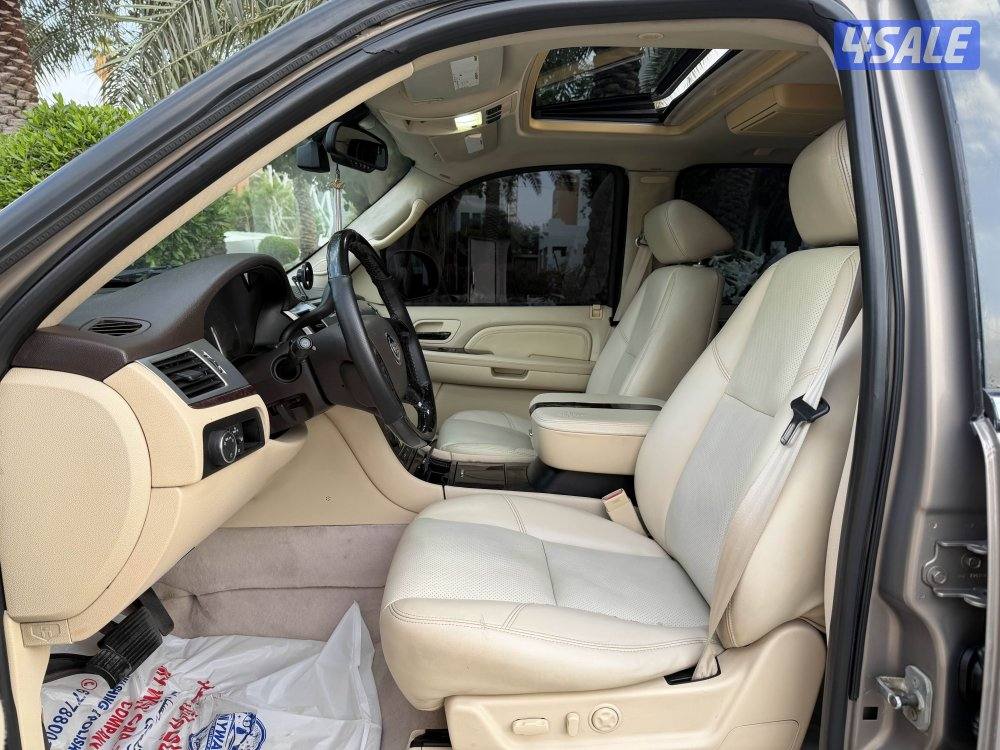 كاديلاك اسكاليد موديل 2007 بحاله الوكاله9