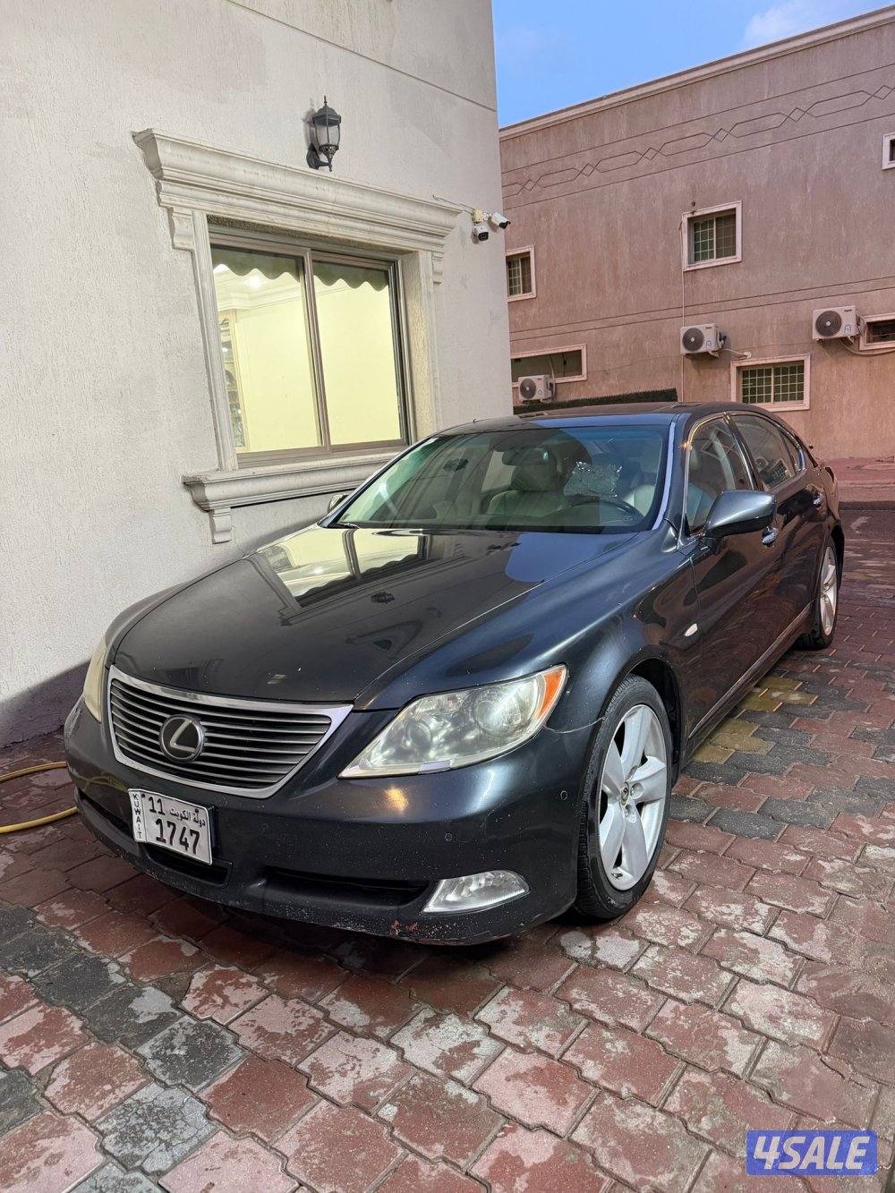 لكزس LS  للبيع0