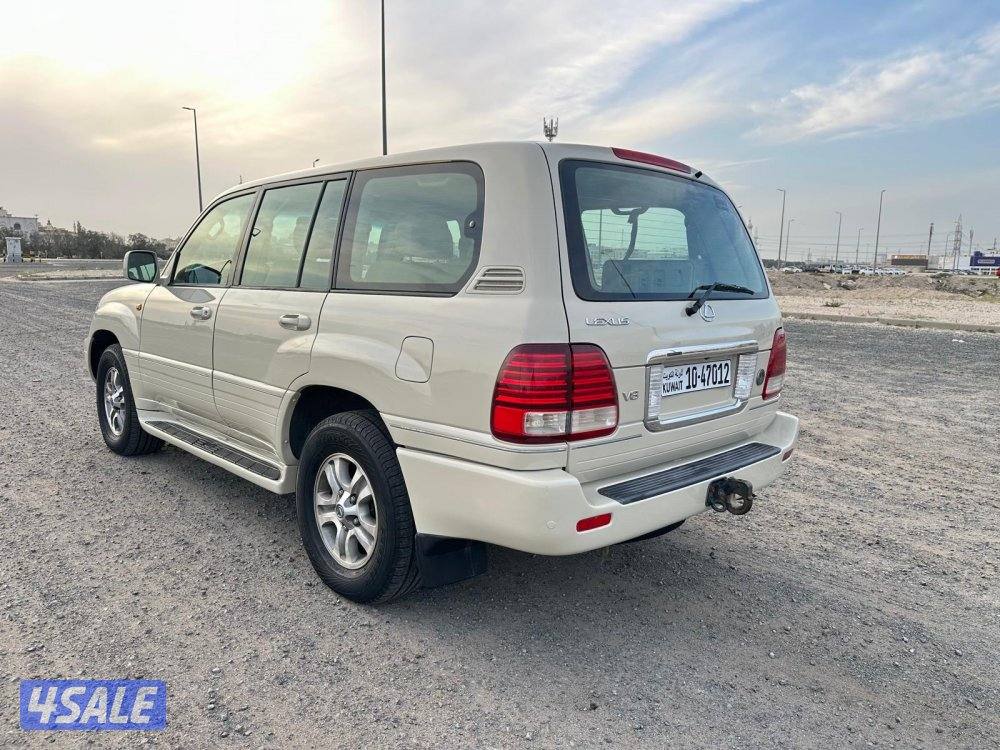لكزس LX 470 V8 الساير بحالة ممتازة شرط الفحص7